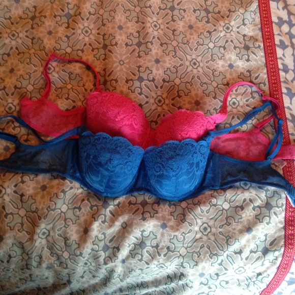 Lace push up bra in pink and blue