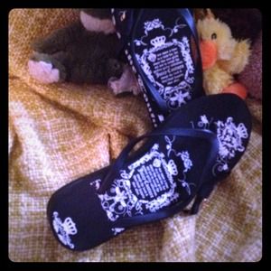 Juicy couture flip flops