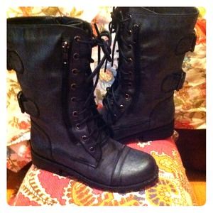 Casual zip up, combat style boots