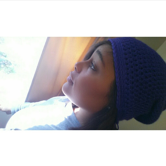 -SOLD- Purple slouchy beani <3 - Picture 2 of 2