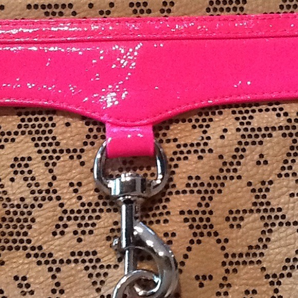 REBECCA MINKOFF WRISTLET/ CLUTCH - Picture 2 of 4