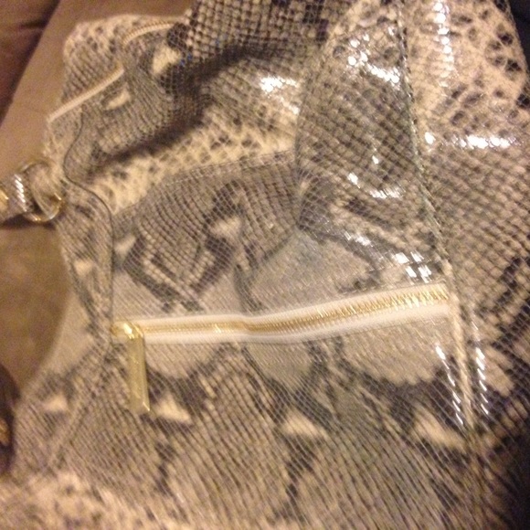 Convertable Micheal kors animal print leather bag - Picture 4 of 4
