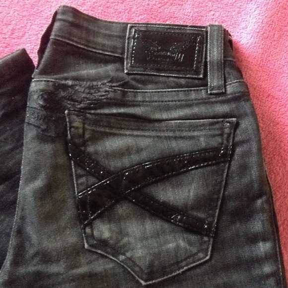 Robin's Jeans,On gray with leather like packets. - Picture 2 of 2