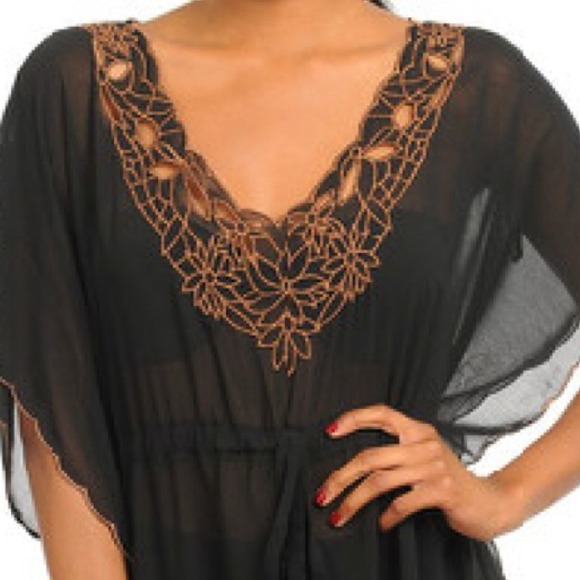 ‼️SALE‼️Gorgeous Kimono Top With Detailed Collar - Picture 2 of 2