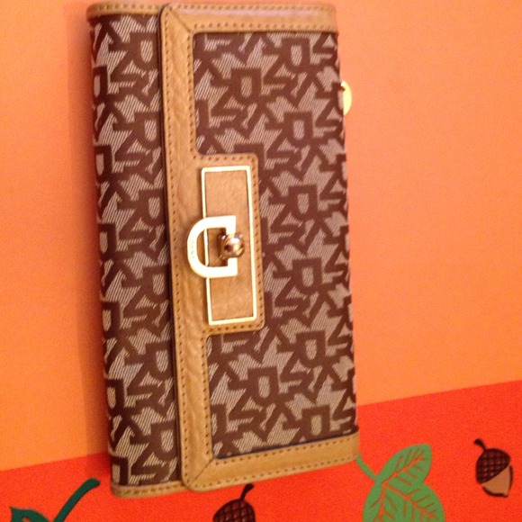 Leather dkny Wallet