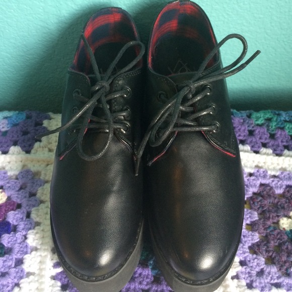YRU Cave Platform Oxfords