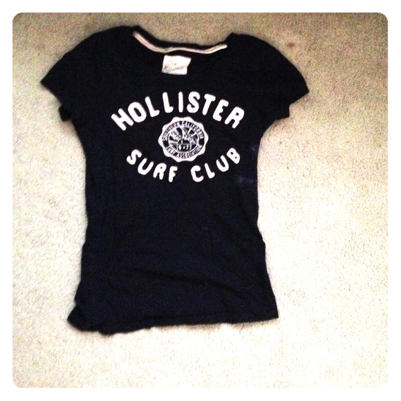 Dark blue Hollister t shirt extra small