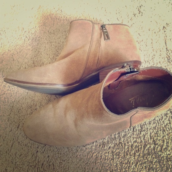 Cute booties for winter😊😊😊