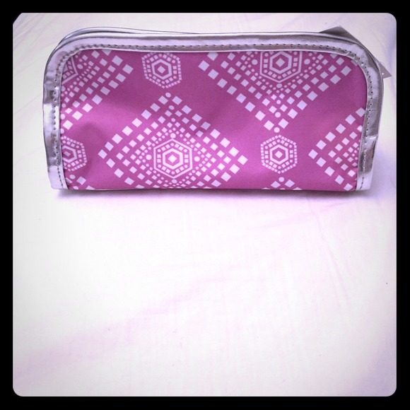 NWT  Magnetic Makeup Case