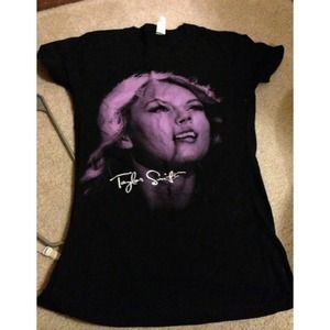 Taylor swift t shirt