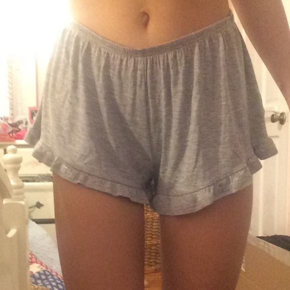 🚫SOLD🚫 Brandy Style Ruffled Shorts Bundle - Picture 2 of 3