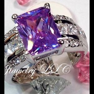💥HOST PICK💥Purple amethyst and CZ ring