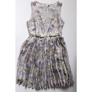 Pretty pale floral dress