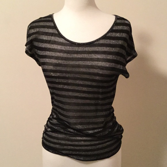 Black/silver ruched short sleeved top