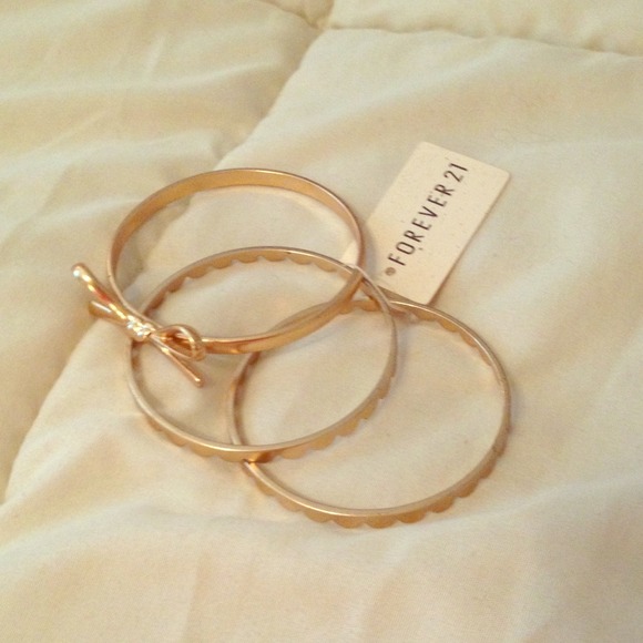Forever 21 bow and scalloped banglesSOLD