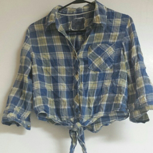 Levi's button down tied crop top blouse