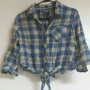 Levi's button down tied crop top blouse