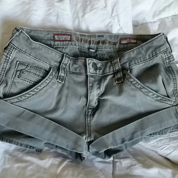 Green/grey short shorts