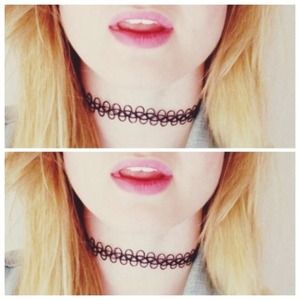 💜2 90's Chokers💜