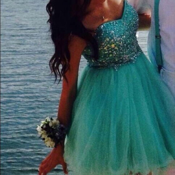 Prom / formal / homecoming dress - Picture 2 of 2