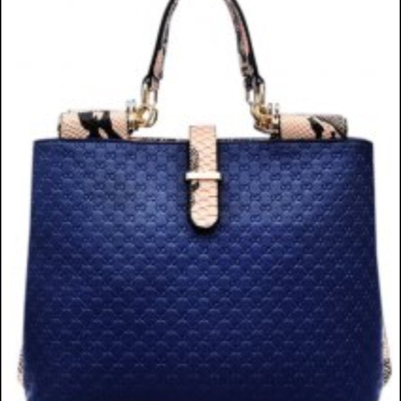 Coach bag lepard skin handles