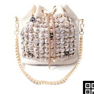 Chain shoulder leather cream hand bag