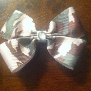 Hair bow