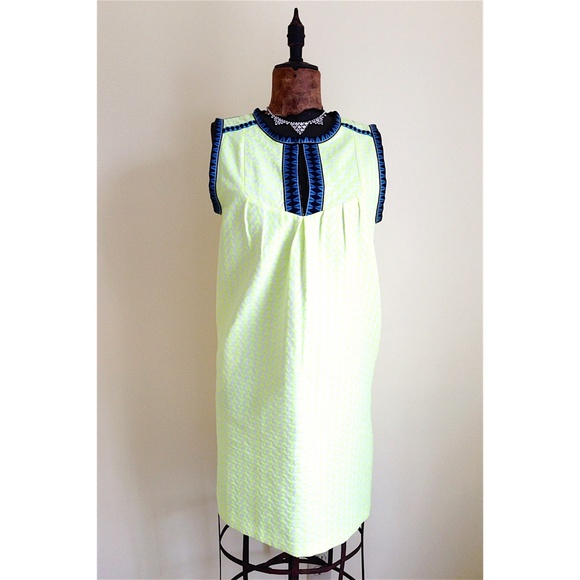 J. Crew Dresses & Skirts - J. Crew arrow print shift dress