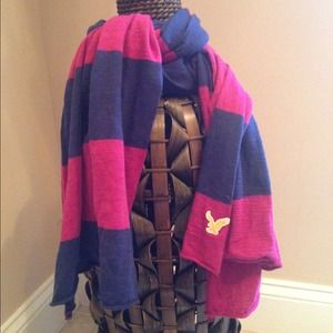 Navy & Fuchsia color-block t-shirt scarf