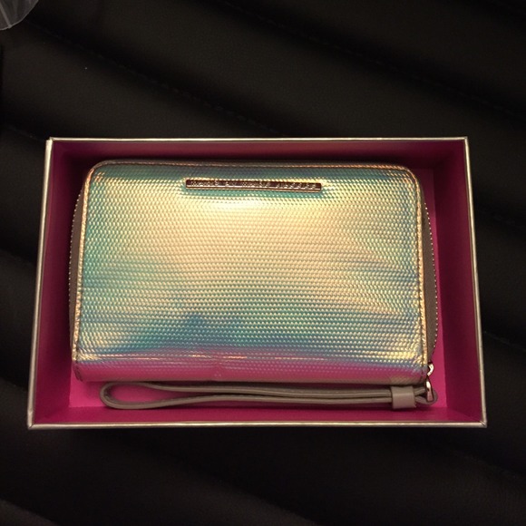 Marc Jacobs Holographic iPhone 5/5s wristlet