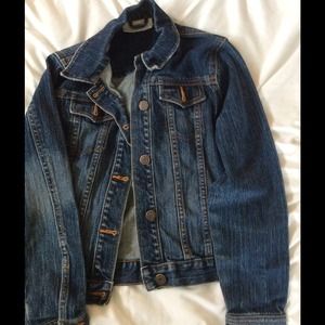 Cute old navy Jean jacket 🌐