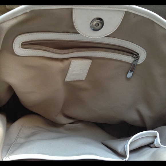 🎉HOST PICK🎉 Burberry Confetti HeartCanvas Tote - Picture 2 of 4