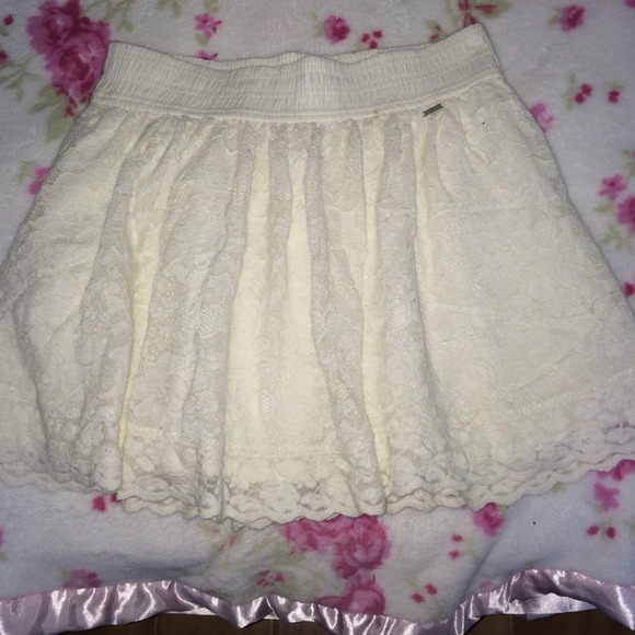 Lace skirt