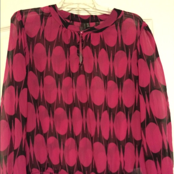 Pink & black polyester top - Picture 2 of 3