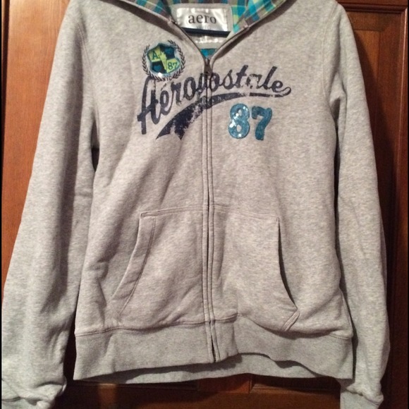 Grey sweater with flannel inside