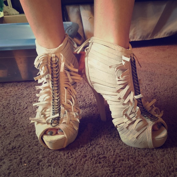 Cute Colin Stuart ankle booties Sz 6