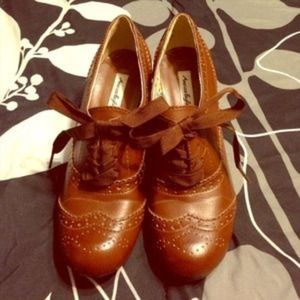 American eagle heels