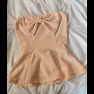 Cute light pink peplum strapless top💓💓💓