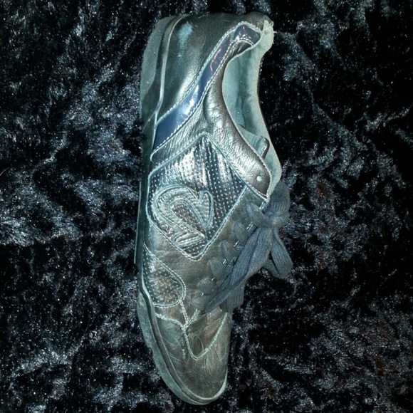 A pair of black men's true religion sneakers - Picture 1 of 4