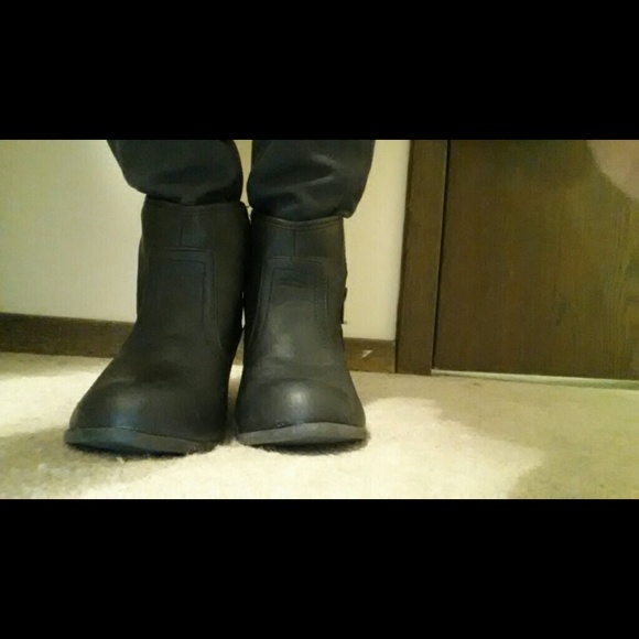 Boots - Picture 3 of 3