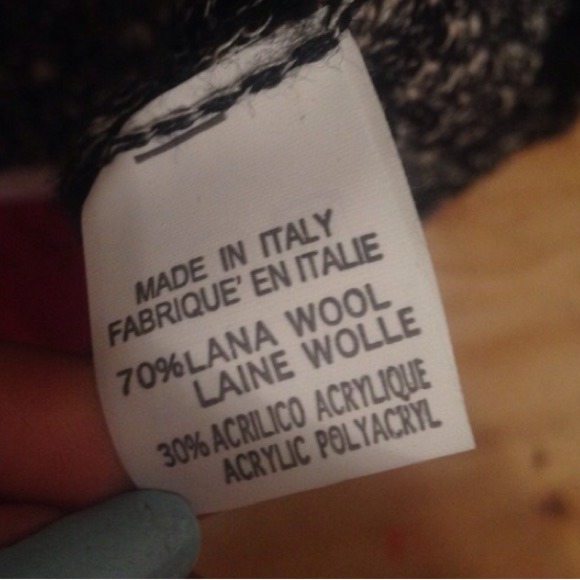 Brandy Melville Speckled Caroline Cardigan - Picture 3 of 4