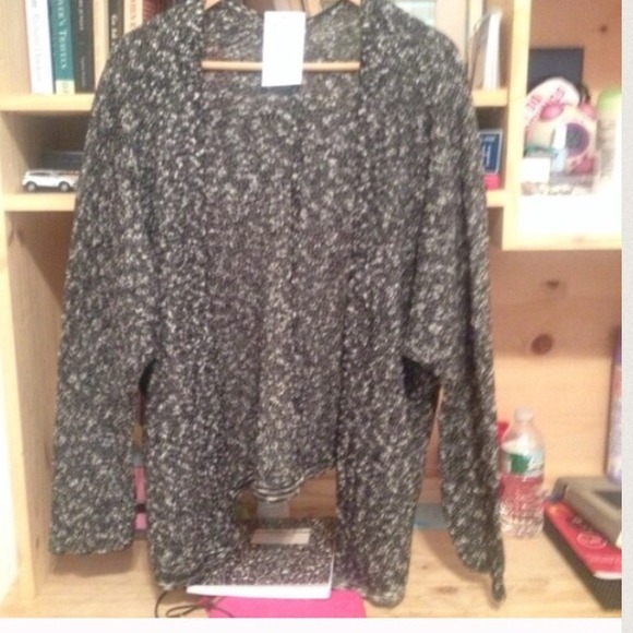 Brandy Melville Speckled Caroline Cardigan - Picture 4 of 4