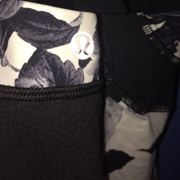 WORN ONCE LULULEMON TANK (PADDED)