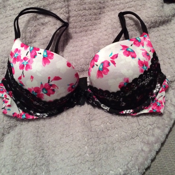 Victoria's Secret Very Sexy Push Up - 34B