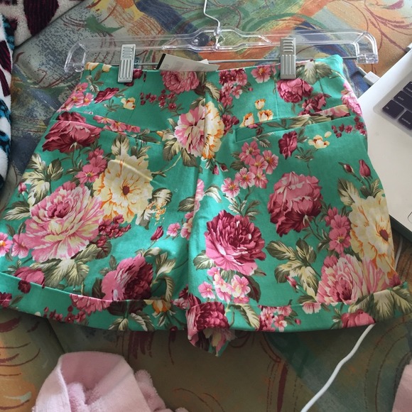 Brandy Melville floral shorts