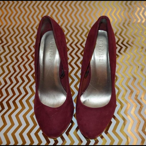 Velvet Pumps