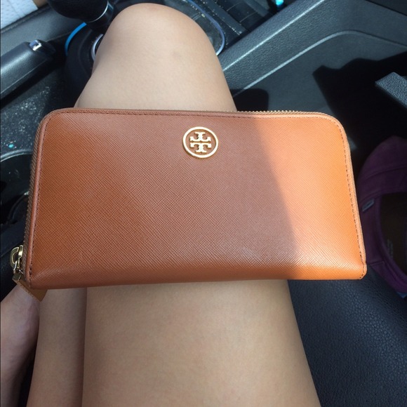 Tory Butch Wallet