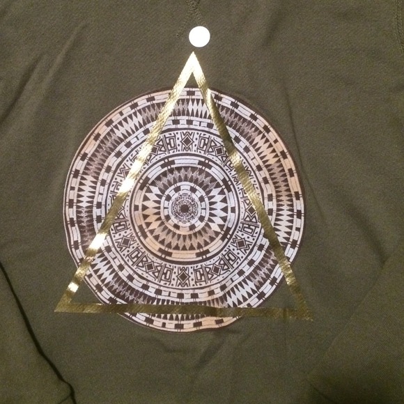 Olive Billabong Top! - Picture 2 of 4