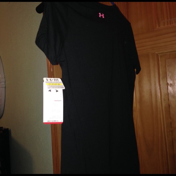 💢SOLD on VINTED💢 Black Under Armour Tee - Picture 2 of 3