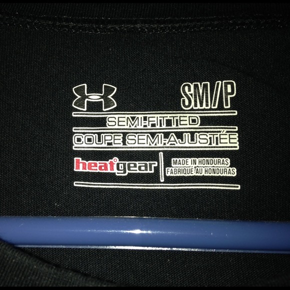 💢SOLD on VINTED💢 Black Under Armour Tee - Picture 3 of 3